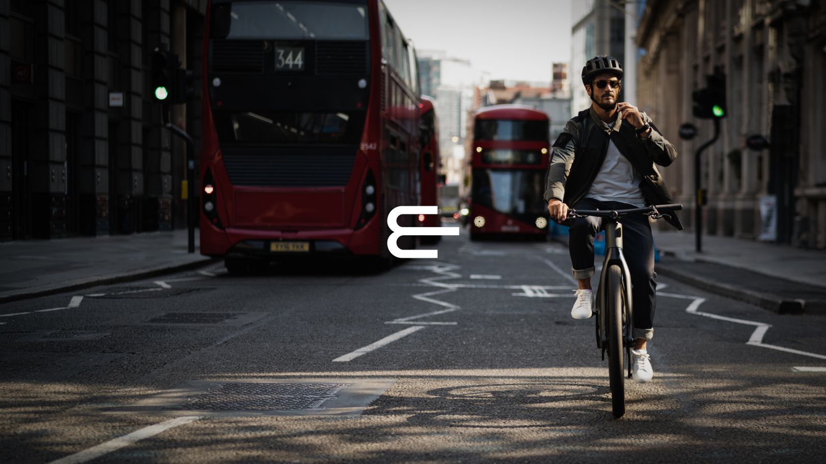 電動(dòng)自行車Evari Bikes標(biāo)志設(shè)計(jì)